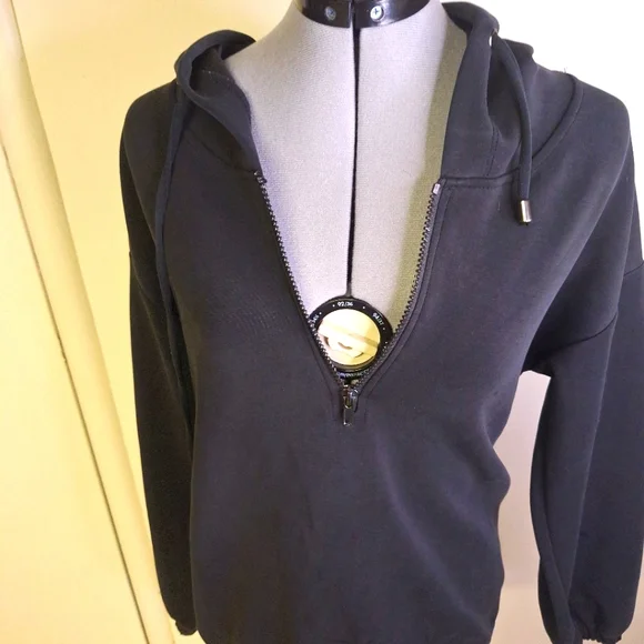 Orange Kiss Black Sweatshirt W/Butterfly, Hooded with Tie.      Size Med - Picture 4 of 9